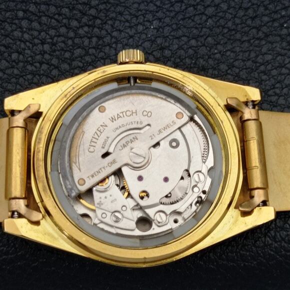 Vintage 1973 Citizen Automatic Mens Gold Watch W/daydate & White accents - Picture 9 of 10